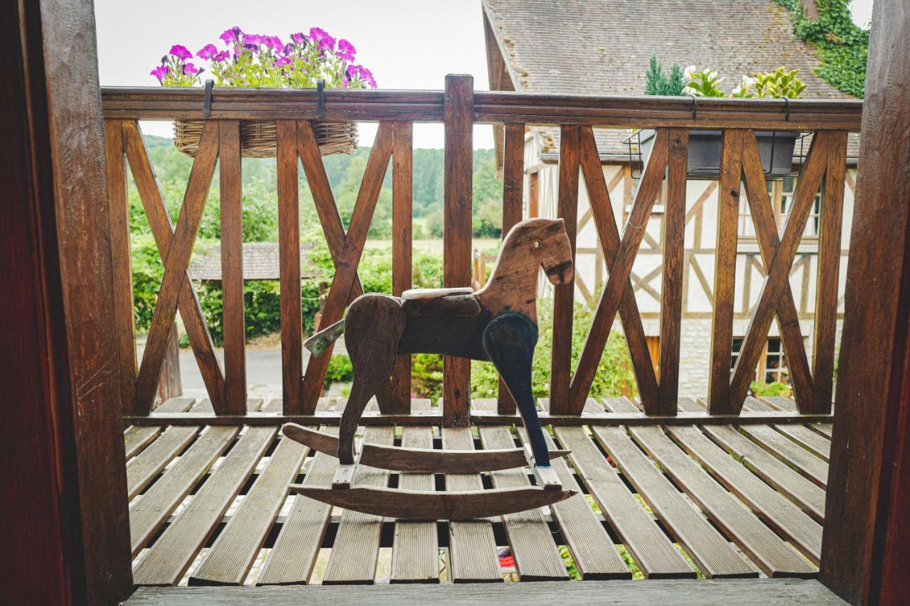 Au Fil De L'Eau & Gite "Le Jardin Du Moulin" Fourges Esterno foto